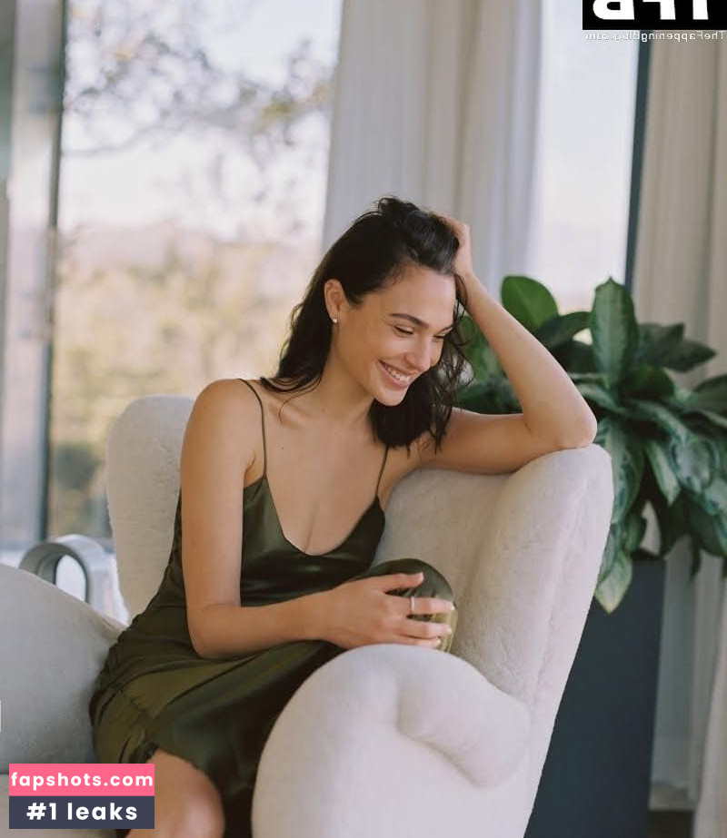 Gal Gadot gallery photo #678