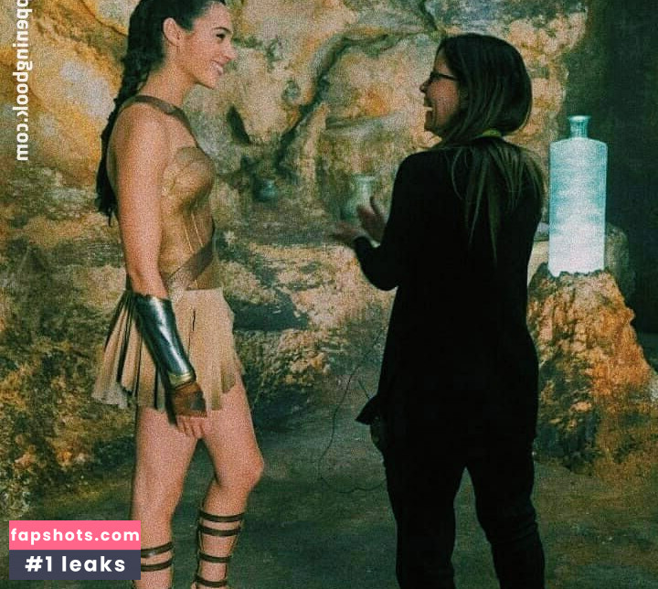 Gal Gadot gallery photo #808