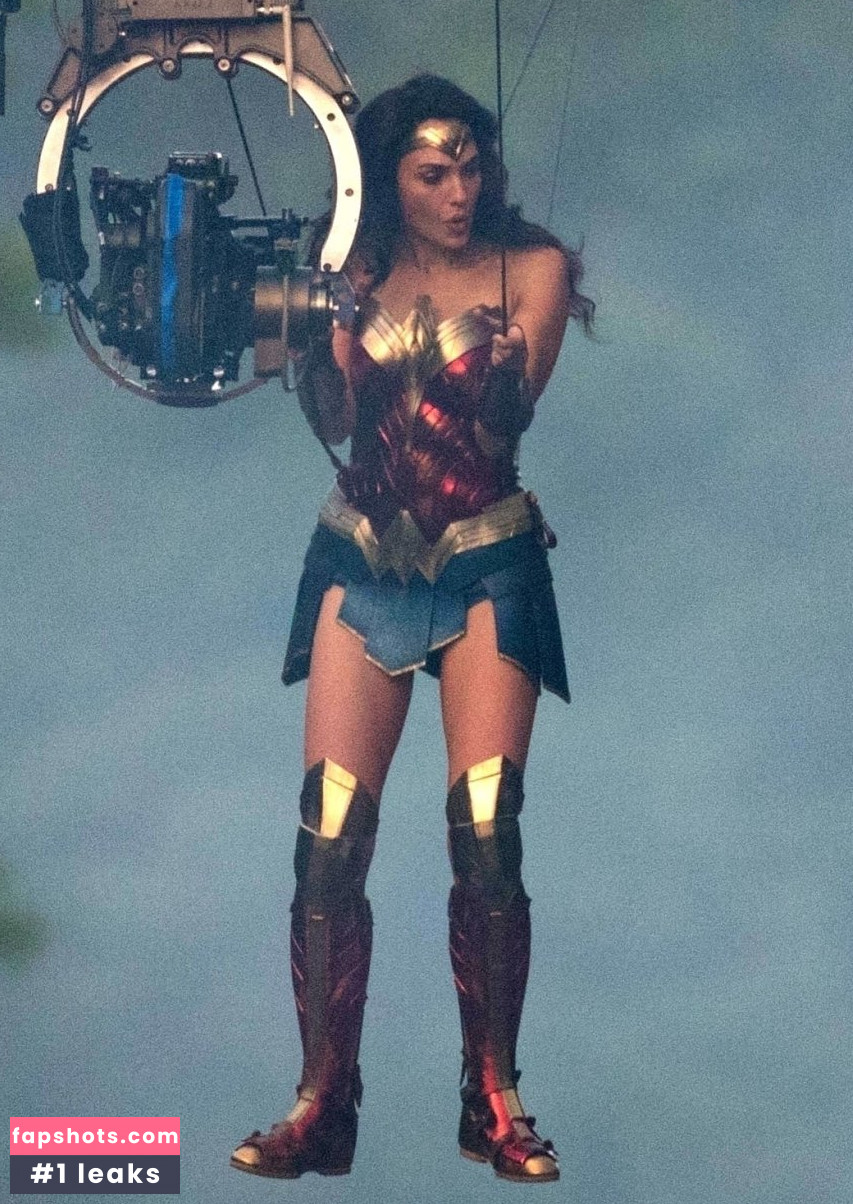 Gal Gadot gallery photo #813