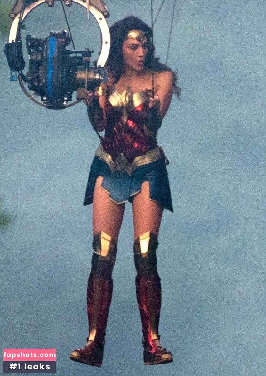 Gal Gadot gallery photo #814
