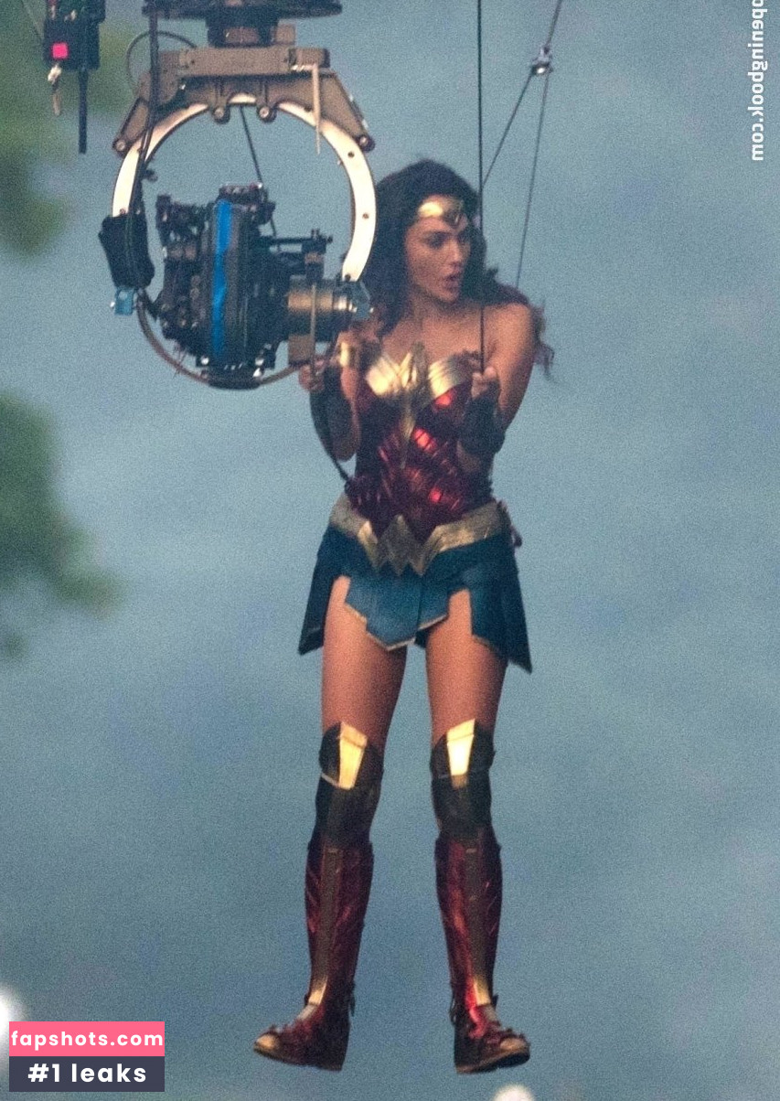 Gal Gadot gallery photo #815