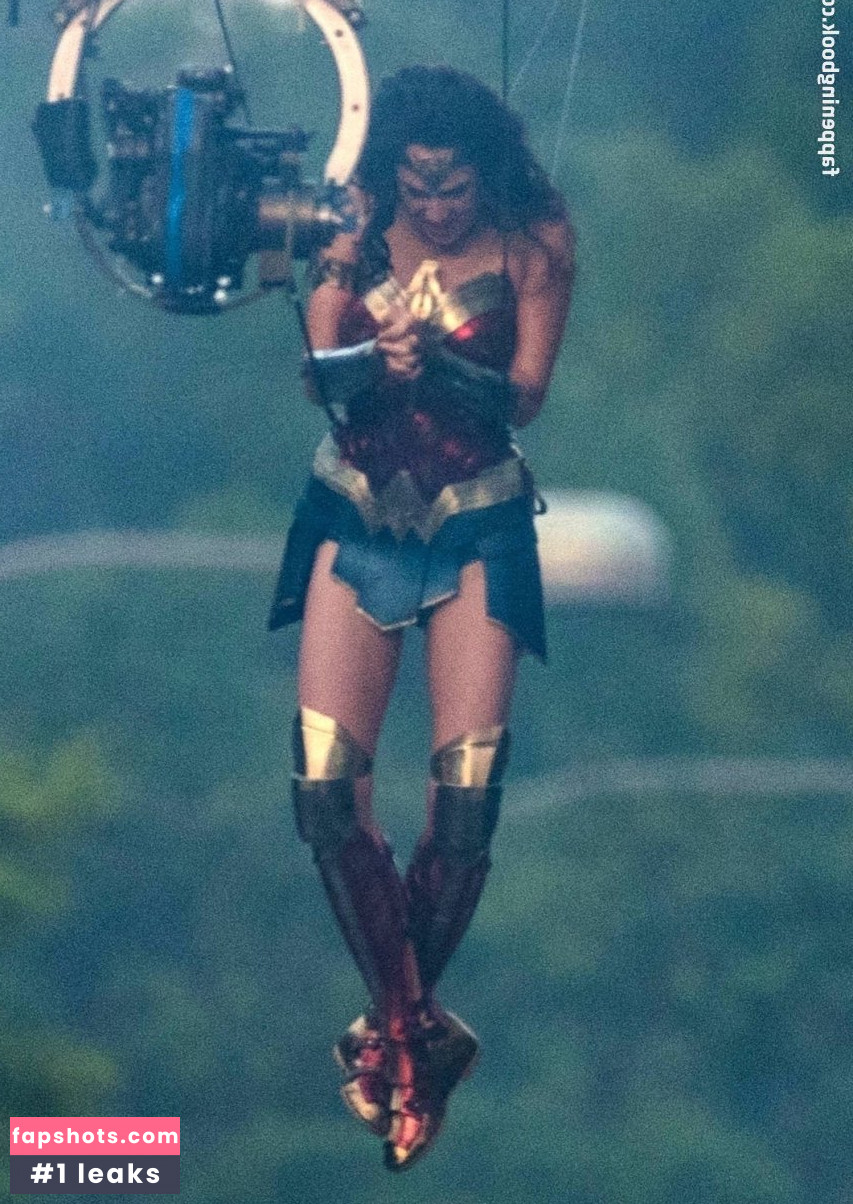 Gal Gadot gallery photo #817