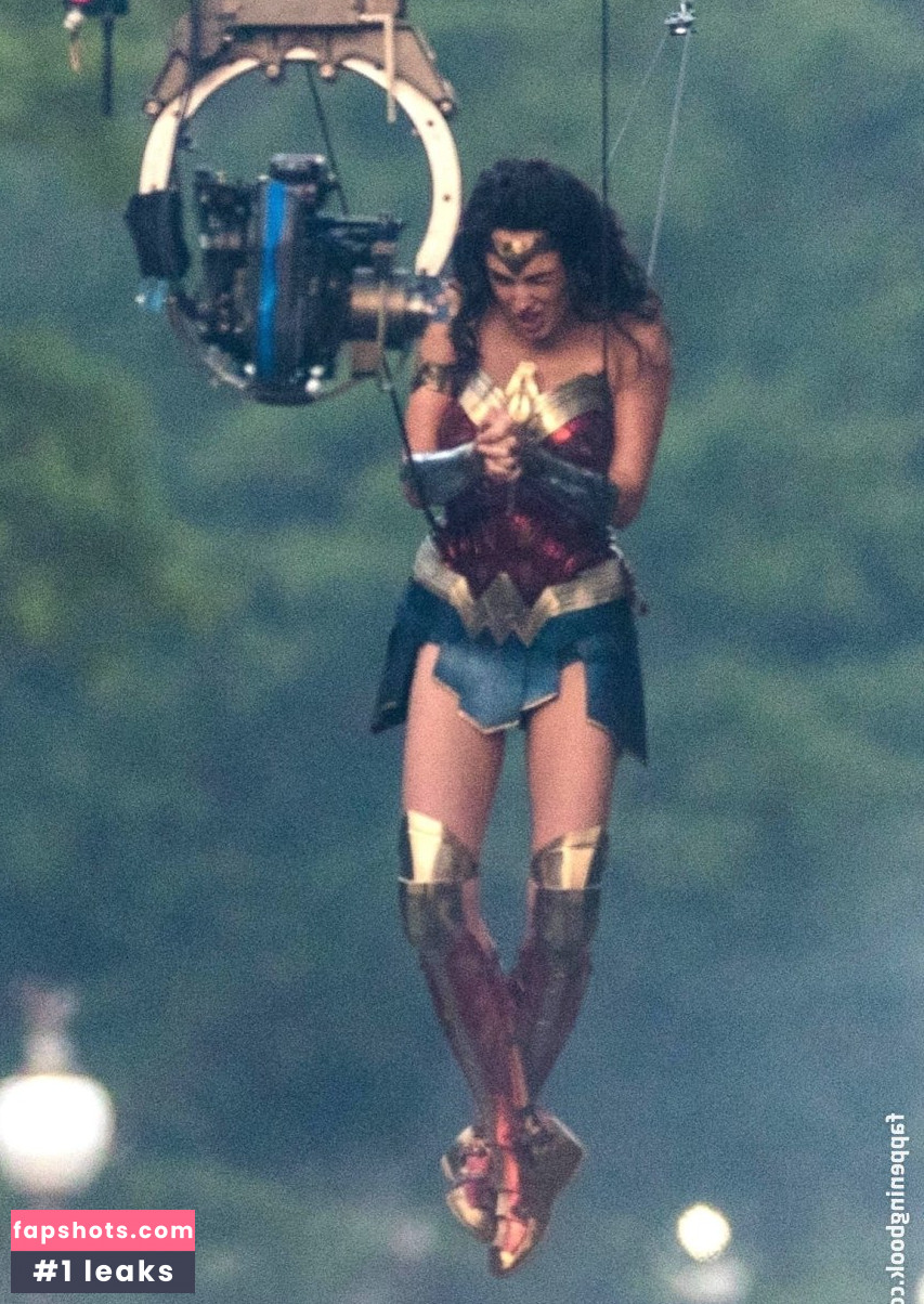 Gal Gadot gallery photo #818