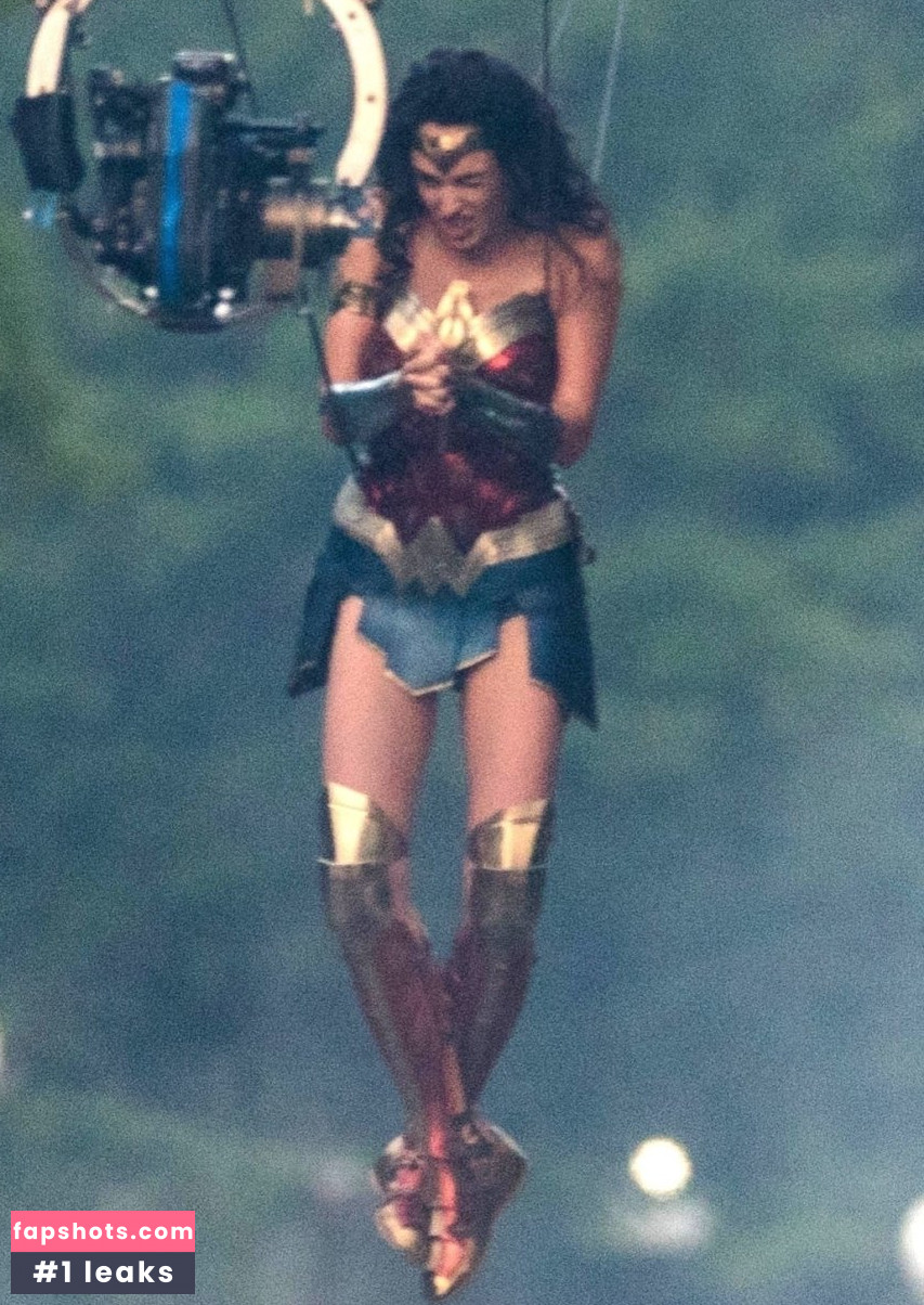 Gal Gadot gallery photo #819