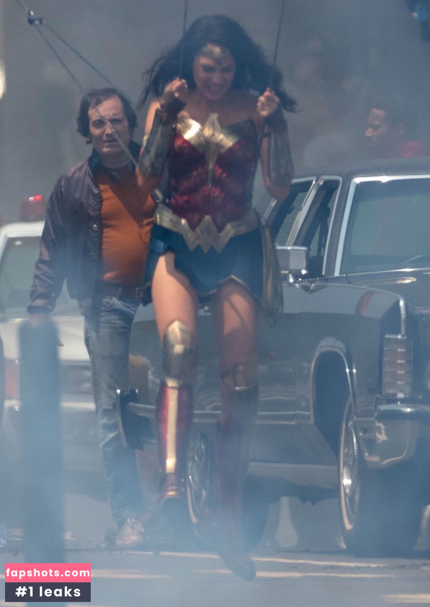 Gal Gadot gallery photo #821