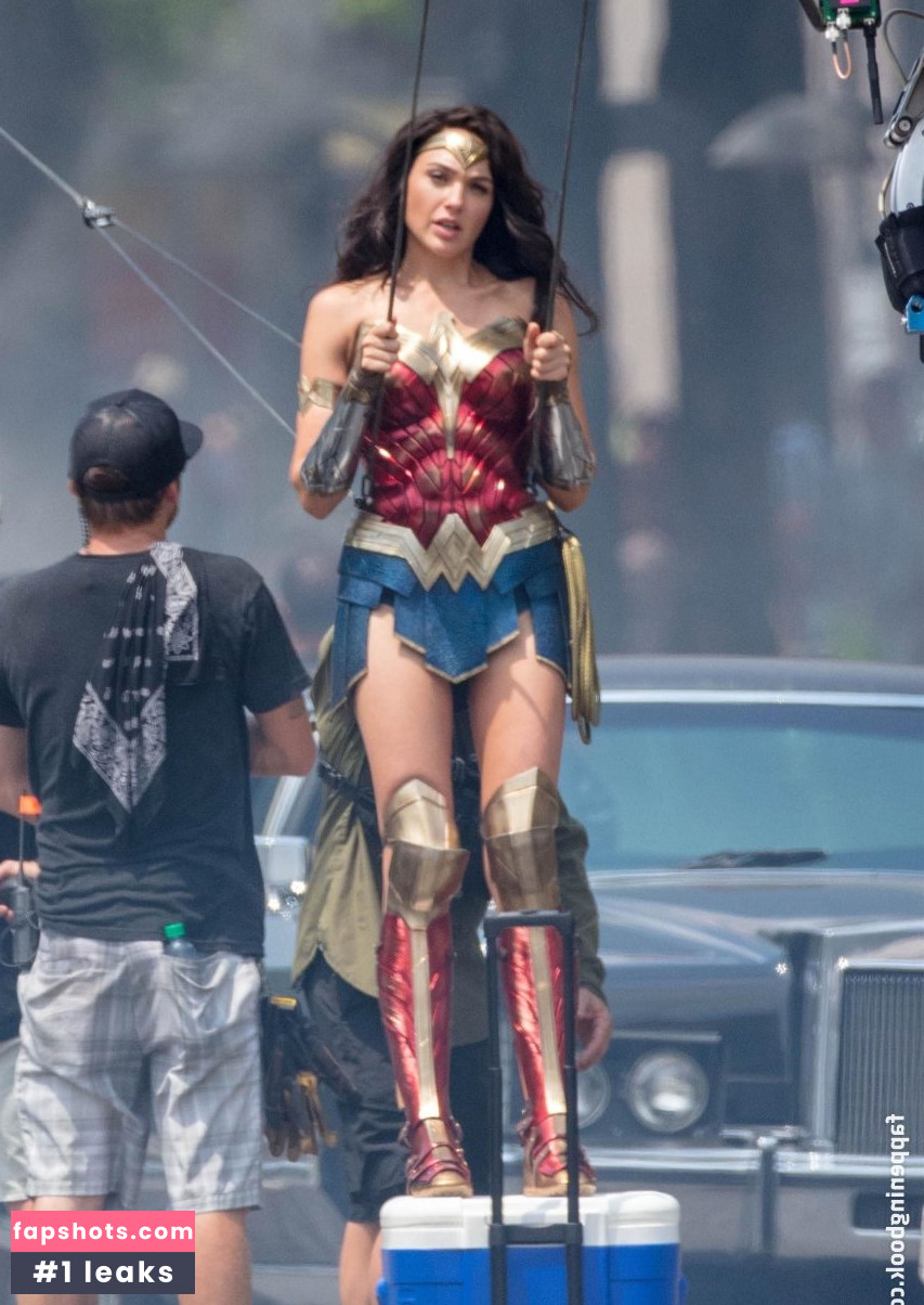 Gal Gadot gallery photo #823