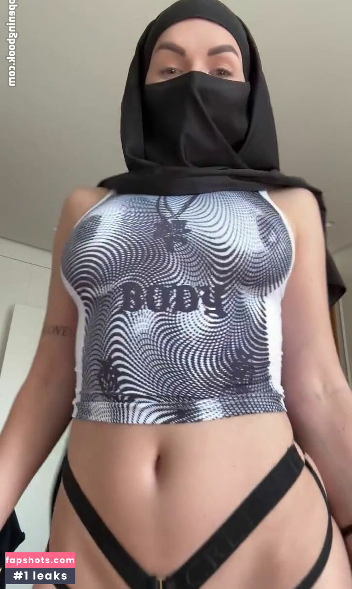 Gala Black nude babe gallery