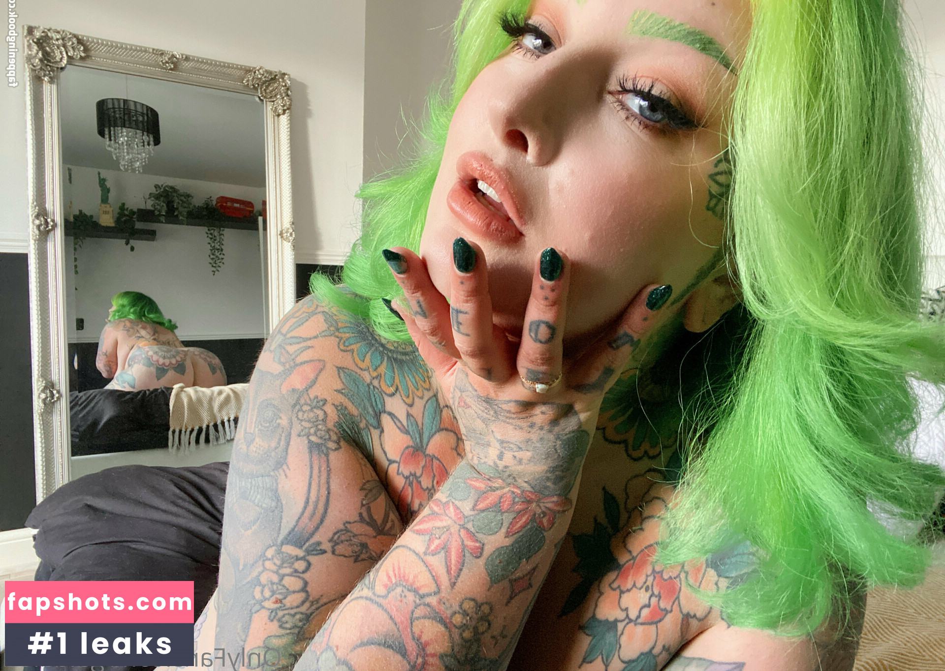 GaldaLou gallery photo #38