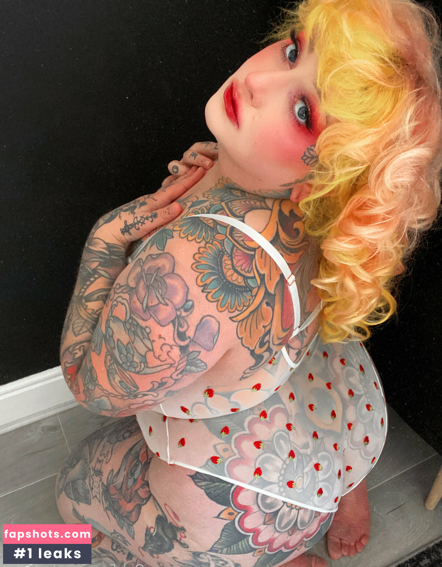 GaldaLou gallery photo #62