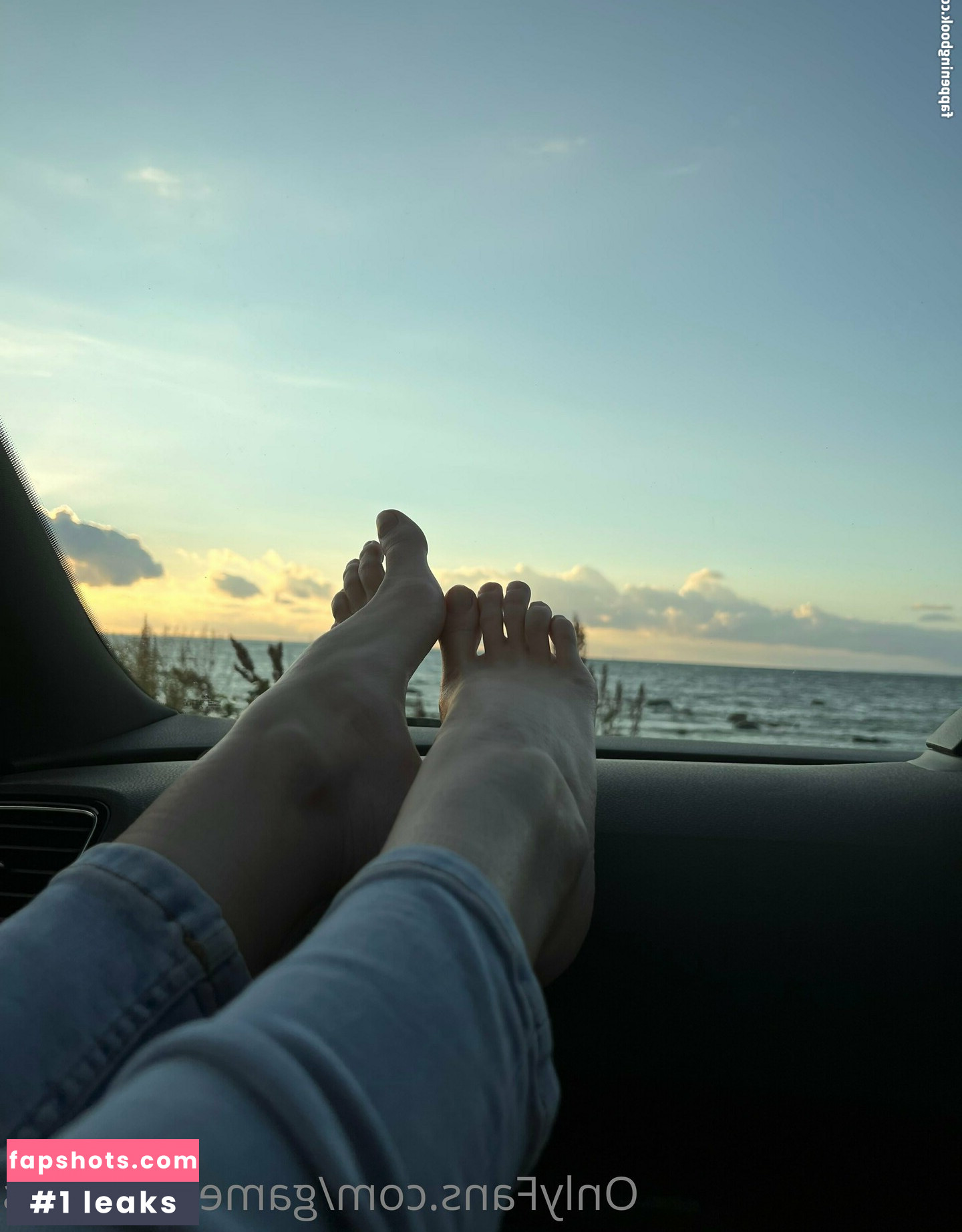 gamergirlsoles nude babe gallery