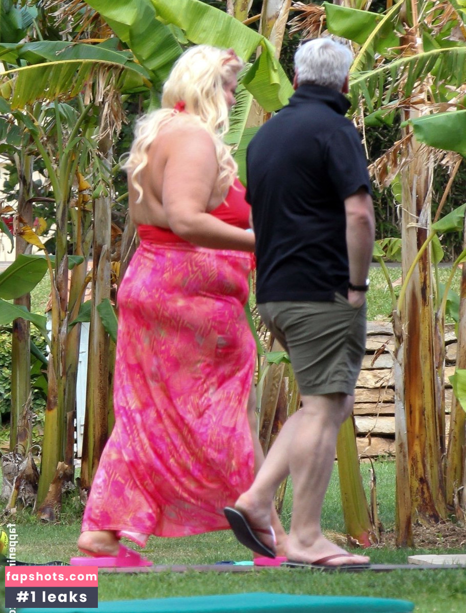 Gemma Collins Nude Leaks OnlyFans Photos #179 - LeakJerk