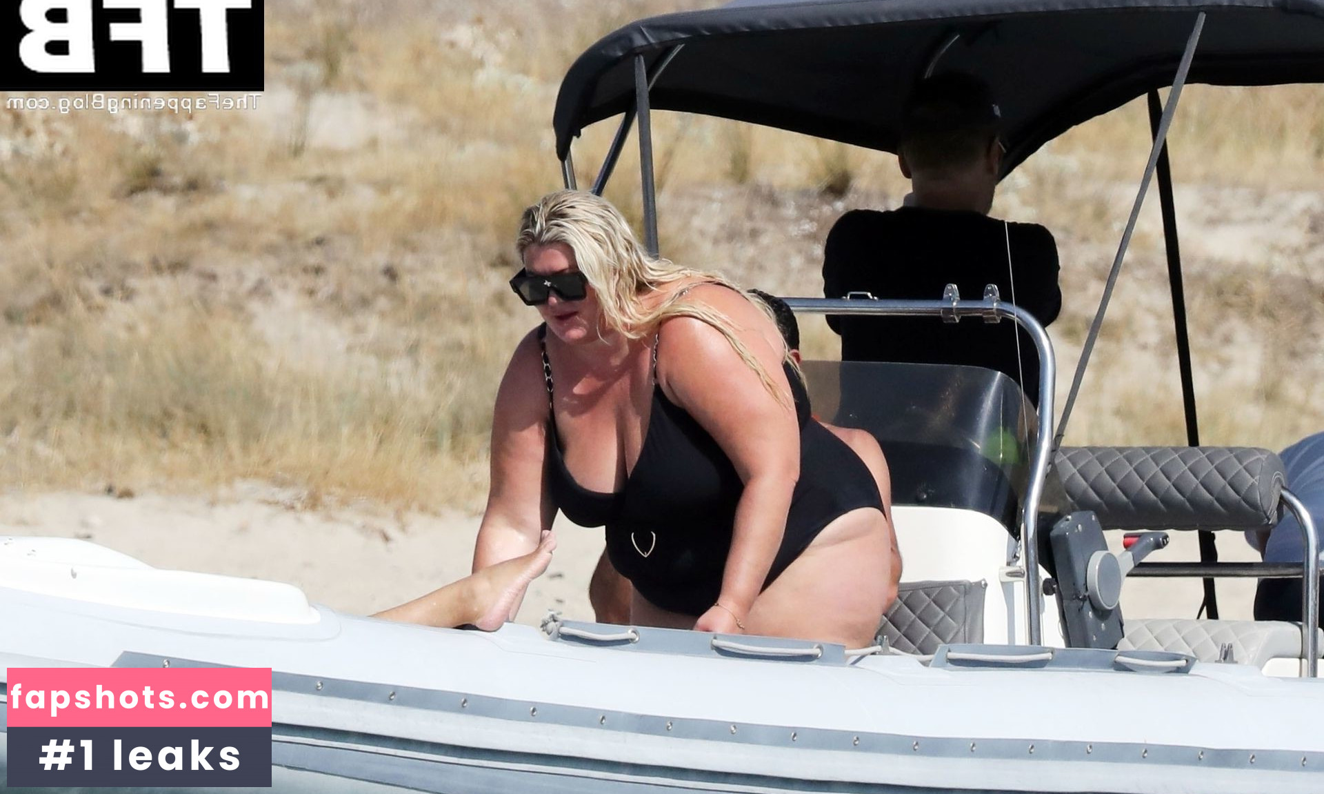 Gemma Collins Nude Leaks OnlyFans Photos #54 - LeakJerk