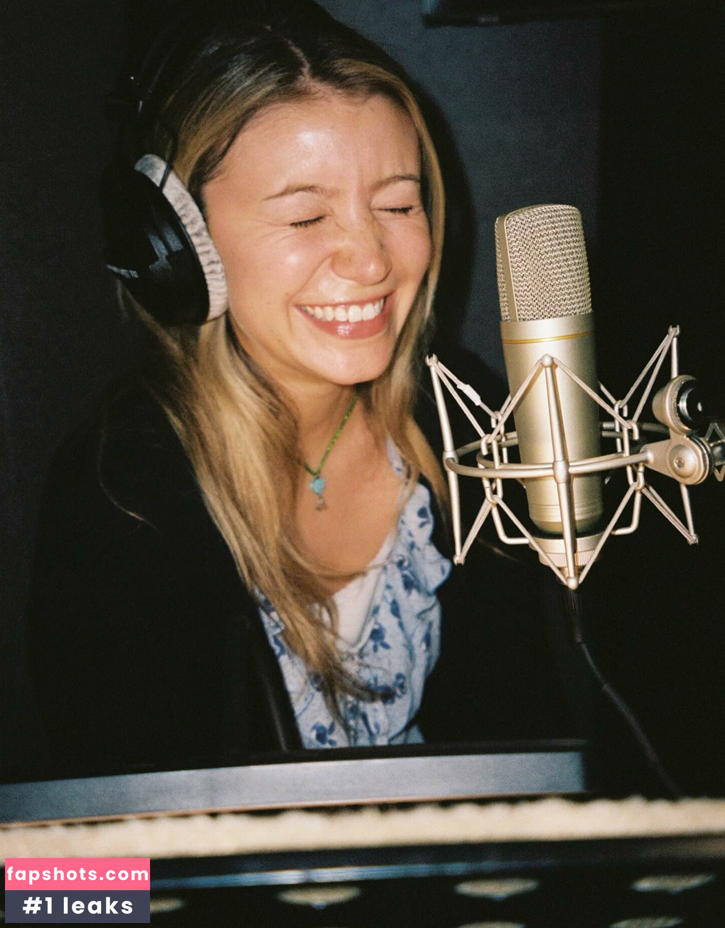 Genevieve Hannelius Nude Leaks OnlyFans Photos #23 - LeakJerk