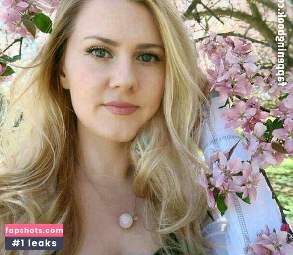 Gentle Whispering ASMR gallery photo #9