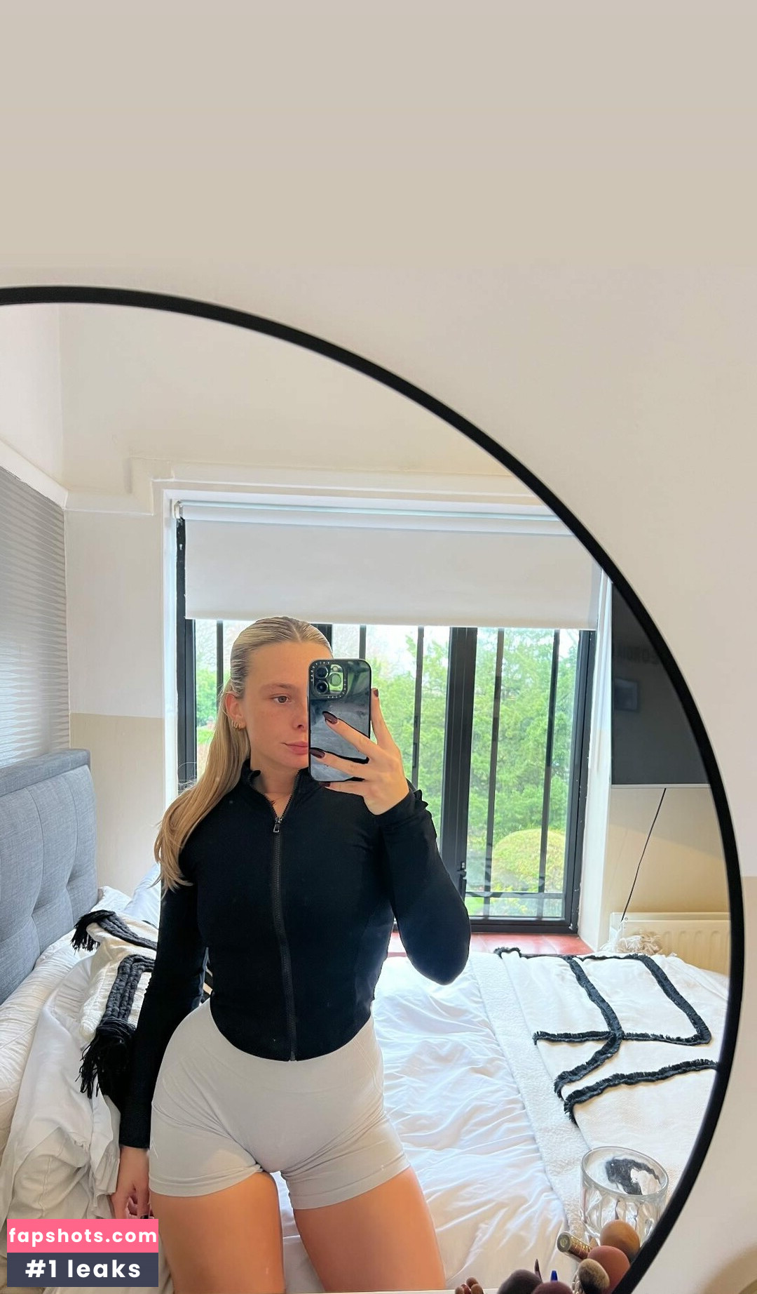 Georgia B gallery photo #7