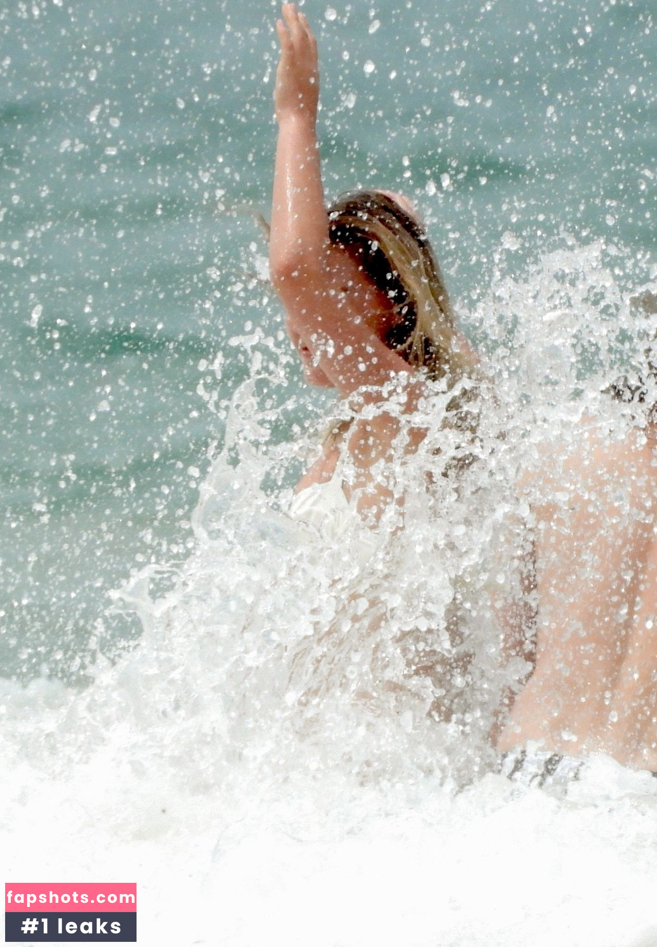 Georgia Gibbs gallery photo #88