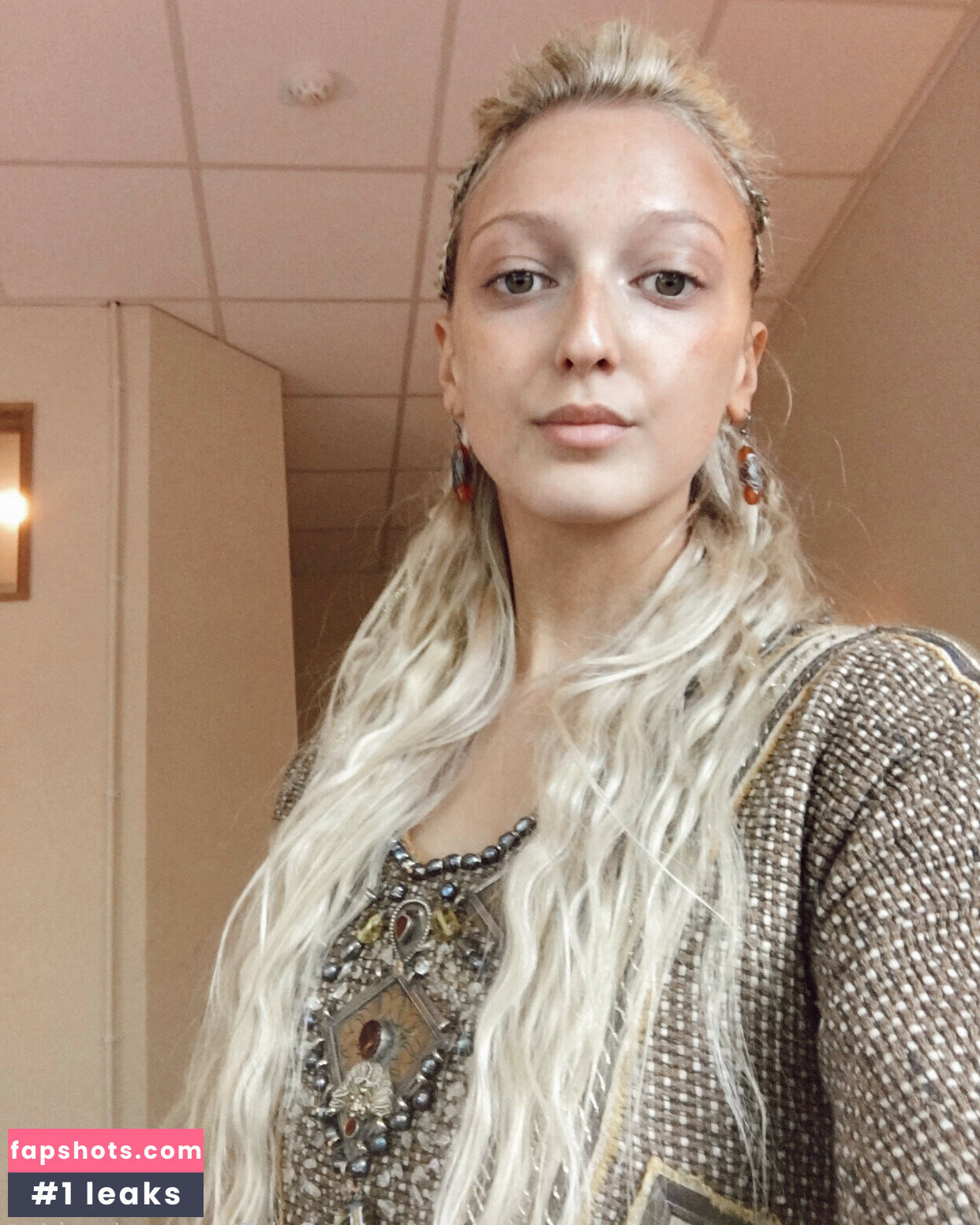 Georgia Hirst gallery photo #17