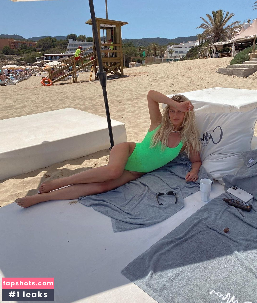 Georgia Hirst gallery photo #53