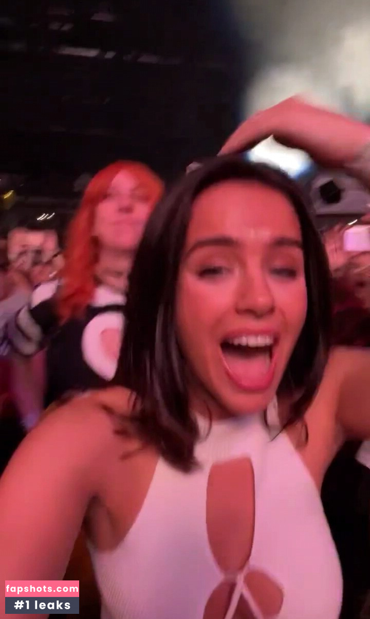 Georgia May Foote gallery photo #197