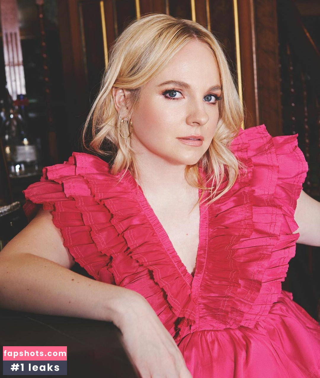 Georgia Moffett gallery photo #6