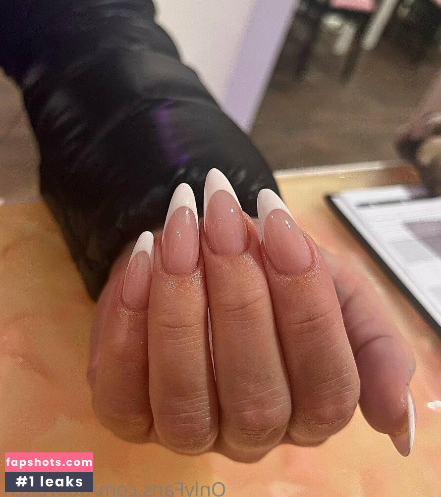 Georgia Simpson gallery photo #22