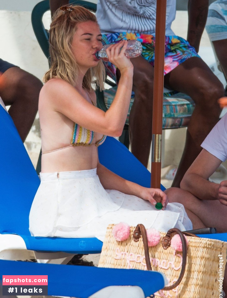 Georgia Toffolo gallery photo #240