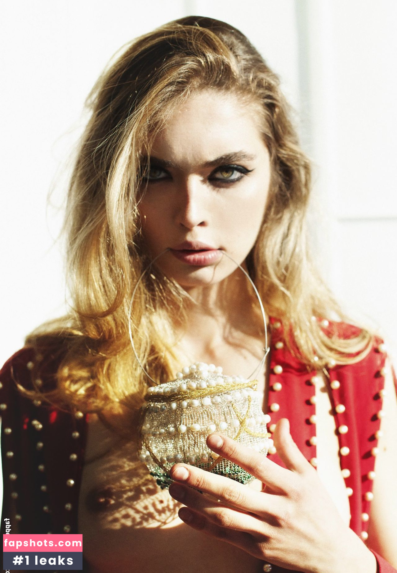 Georgiana Saraev gallery photo #15