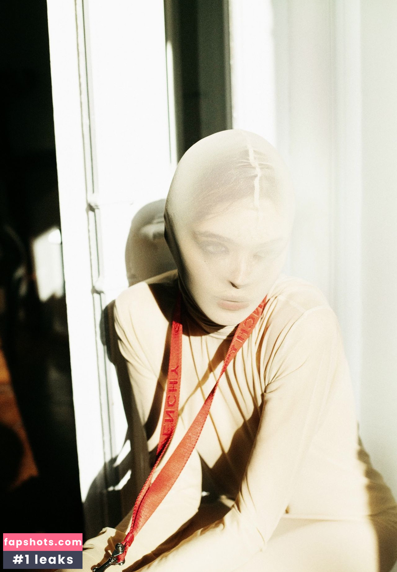 Georgiana Saraev gallery photo #4