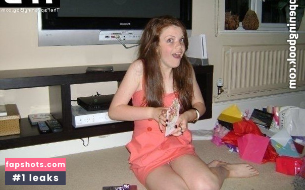 Georgie Henley gallery photo #9