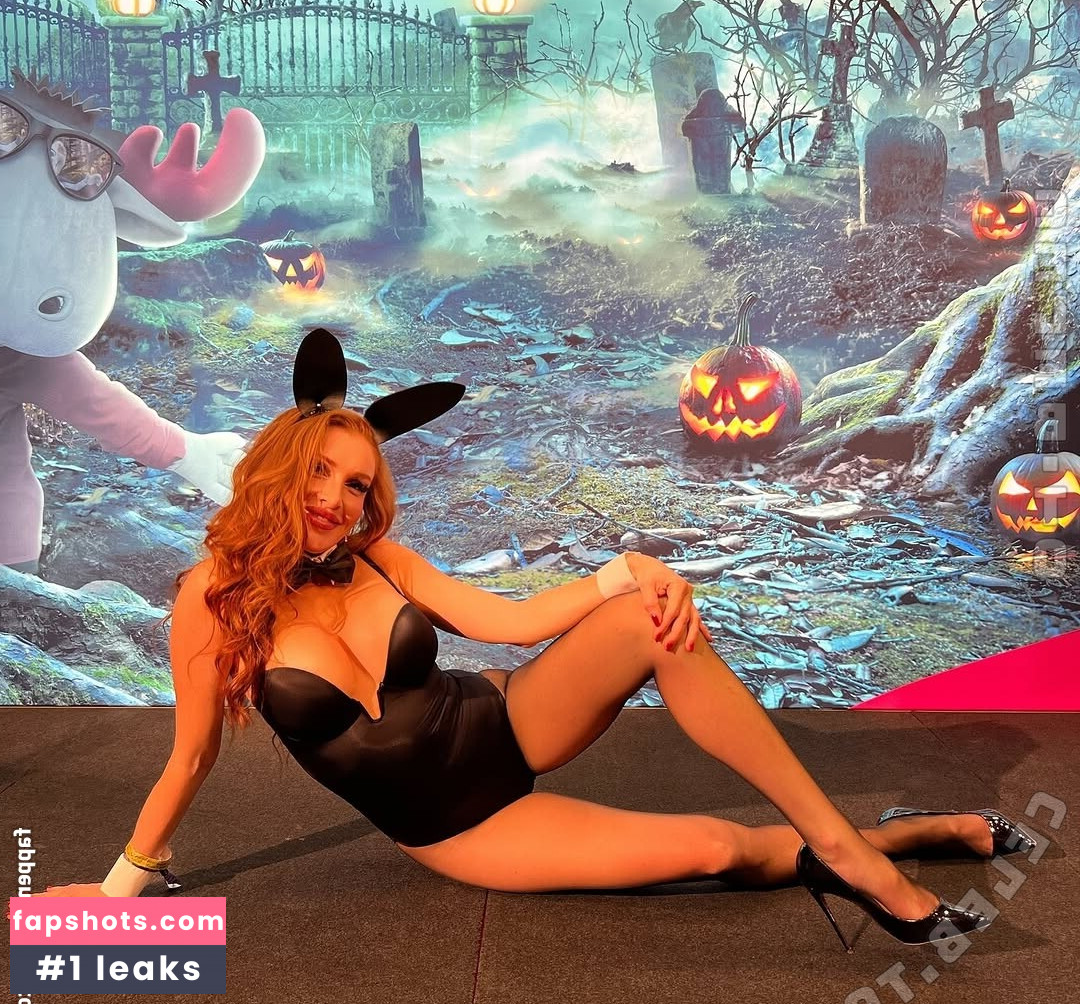 Georgina Fleur gallery photo #37