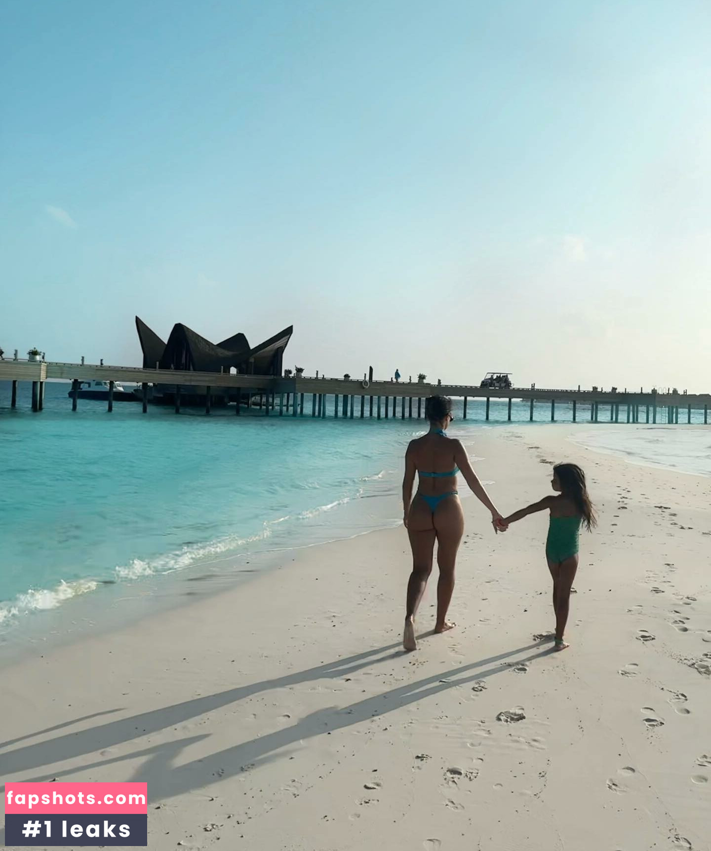 Georgina R. gallery photo #3