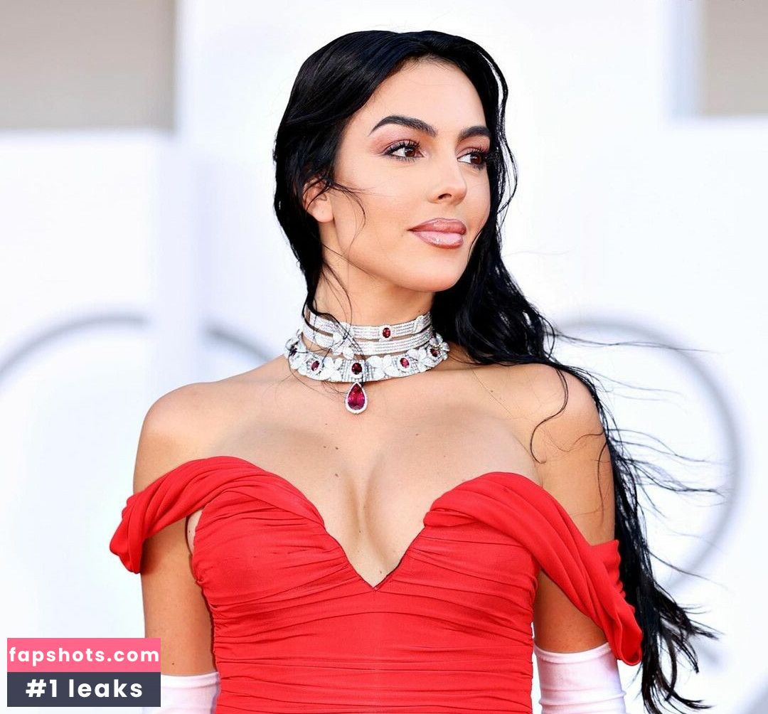 Georgina Rodriguez Nahé úniky fotek pouze od fanoušků #149 - Fapshots