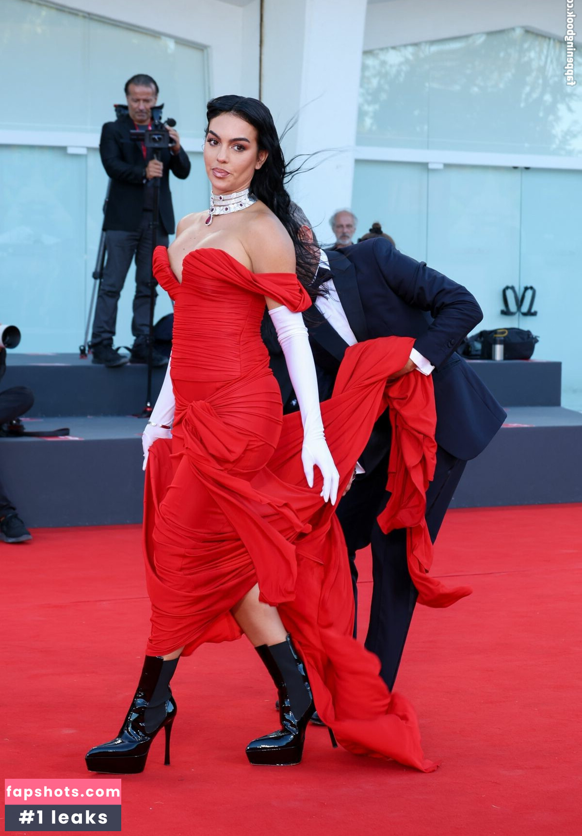Georgina Rodriguez Nahé úniky fotek pouze od fanoušků #154 - Fapshots