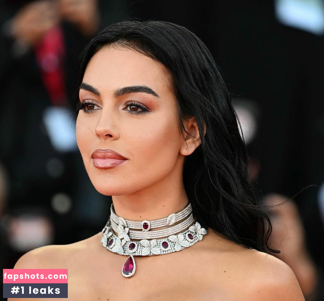 Georgina Rodriguez Nahé úniky fotek pouze od fanoušků #157 - Fapshots