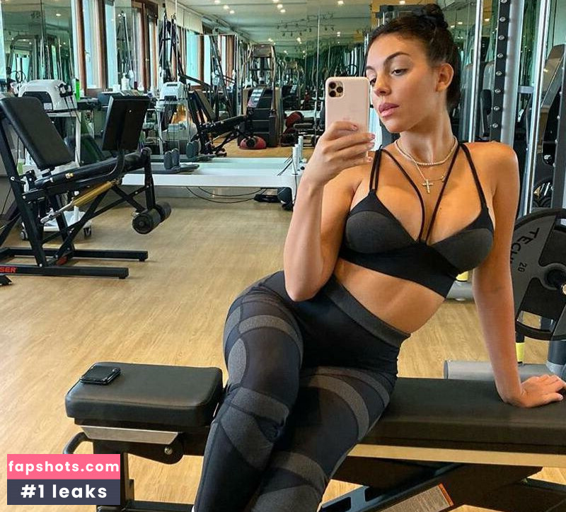 Georgina Rodriguez Nude Leaks OnlyFans Photos #259 - LeakJerk