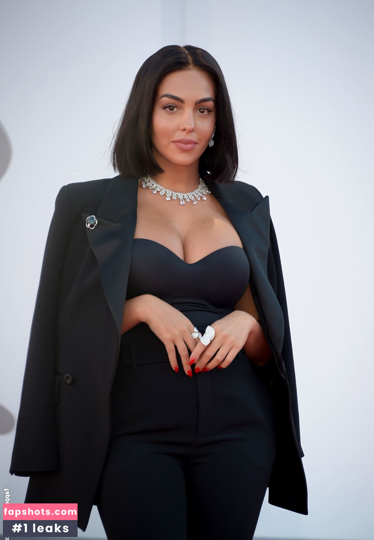 Georgina Rodriguez Nude Leaks OnlyFans Photos #308 - LeakJerk