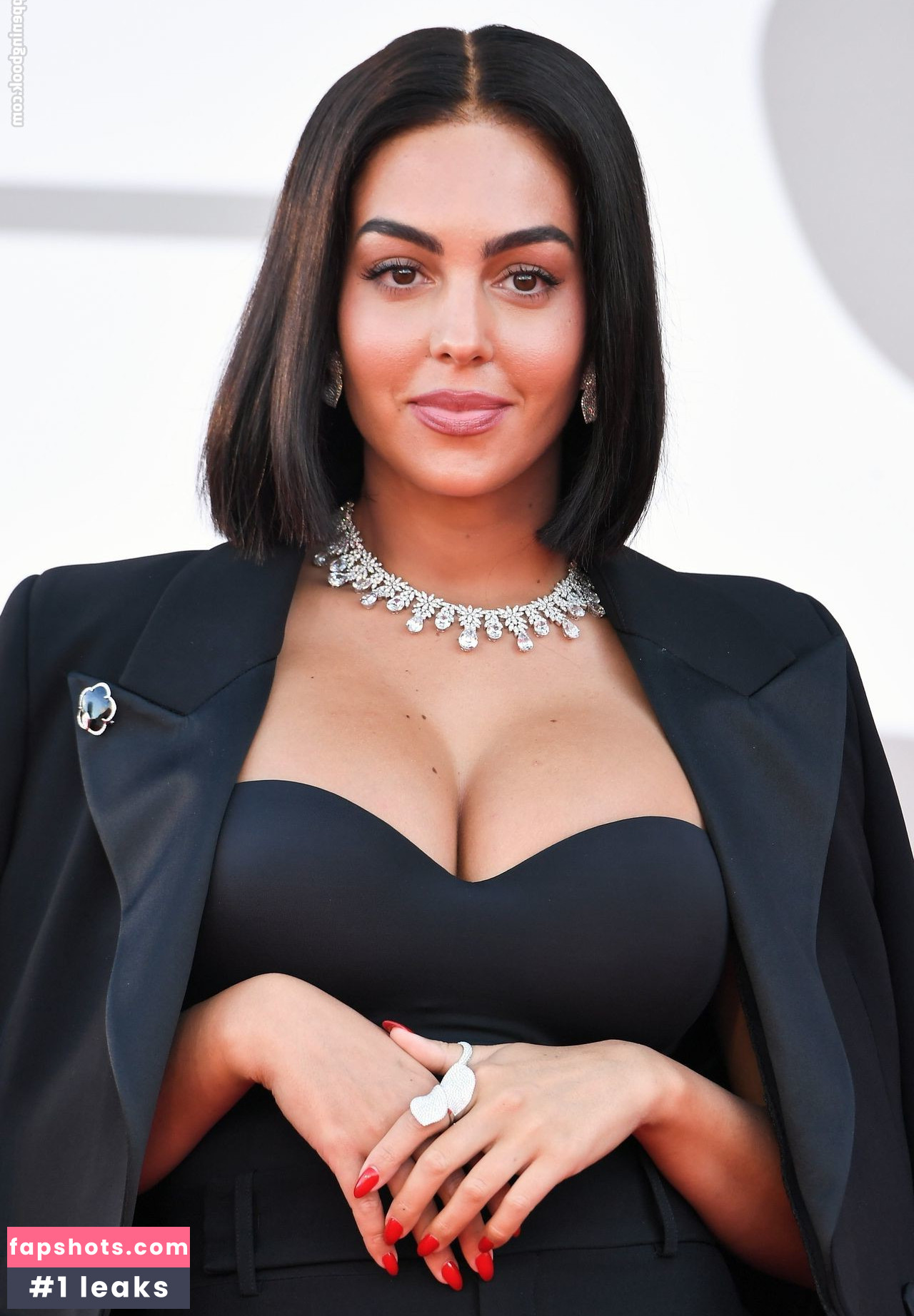 Georgina Rodriguez Nude Leaks OnlyFans Photos #339 - LeakJerk