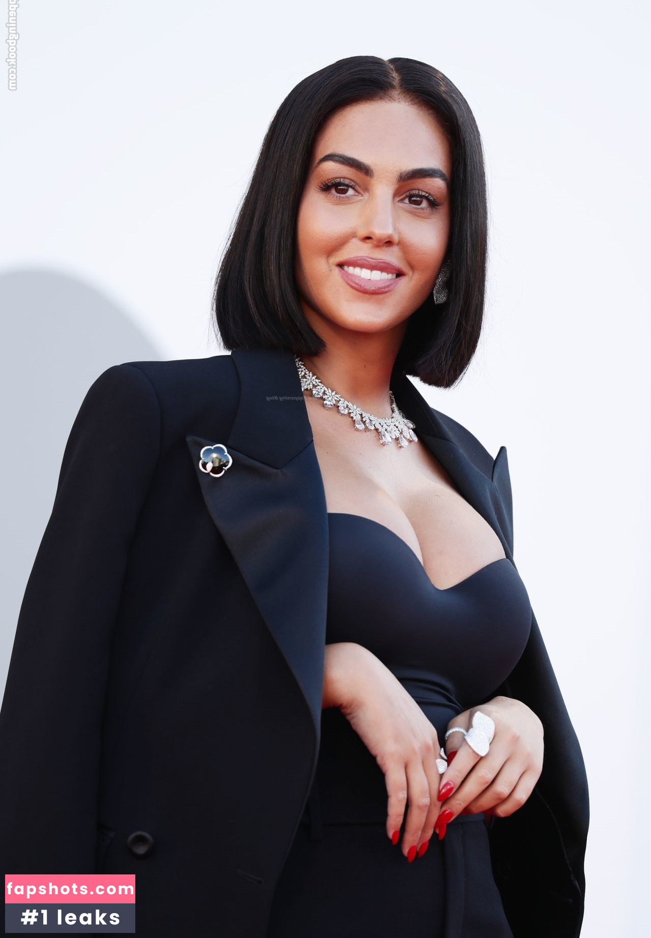 Georgina Rodriguez Nude Leaks OnlyFans Photos #376 - LeakJerk