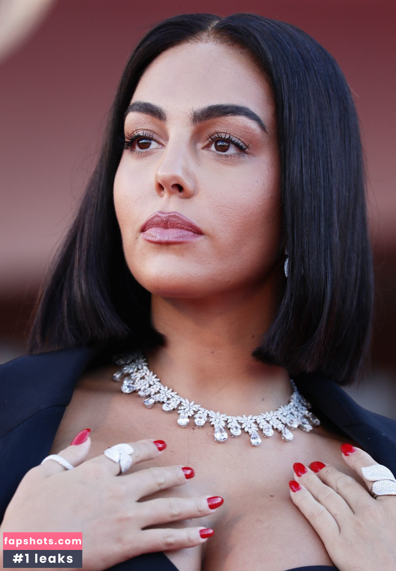 Georgina Rodriguez Nude Leaks OnlyFans Photos #388 - LeakJerk