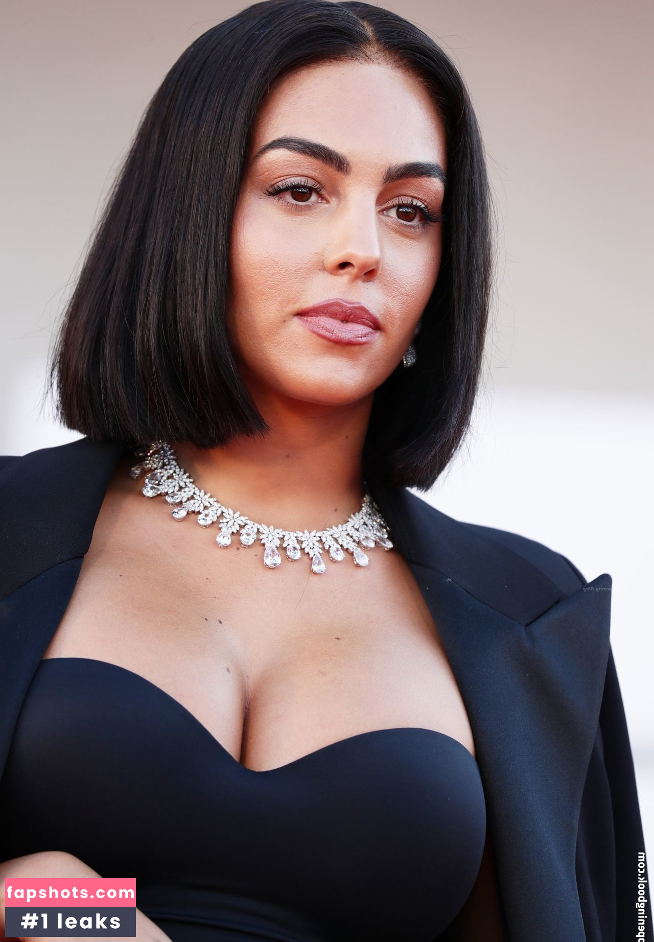 Georgina Rodriguez Nude Leaks OnlyFans Photos #390 - LeakJerk