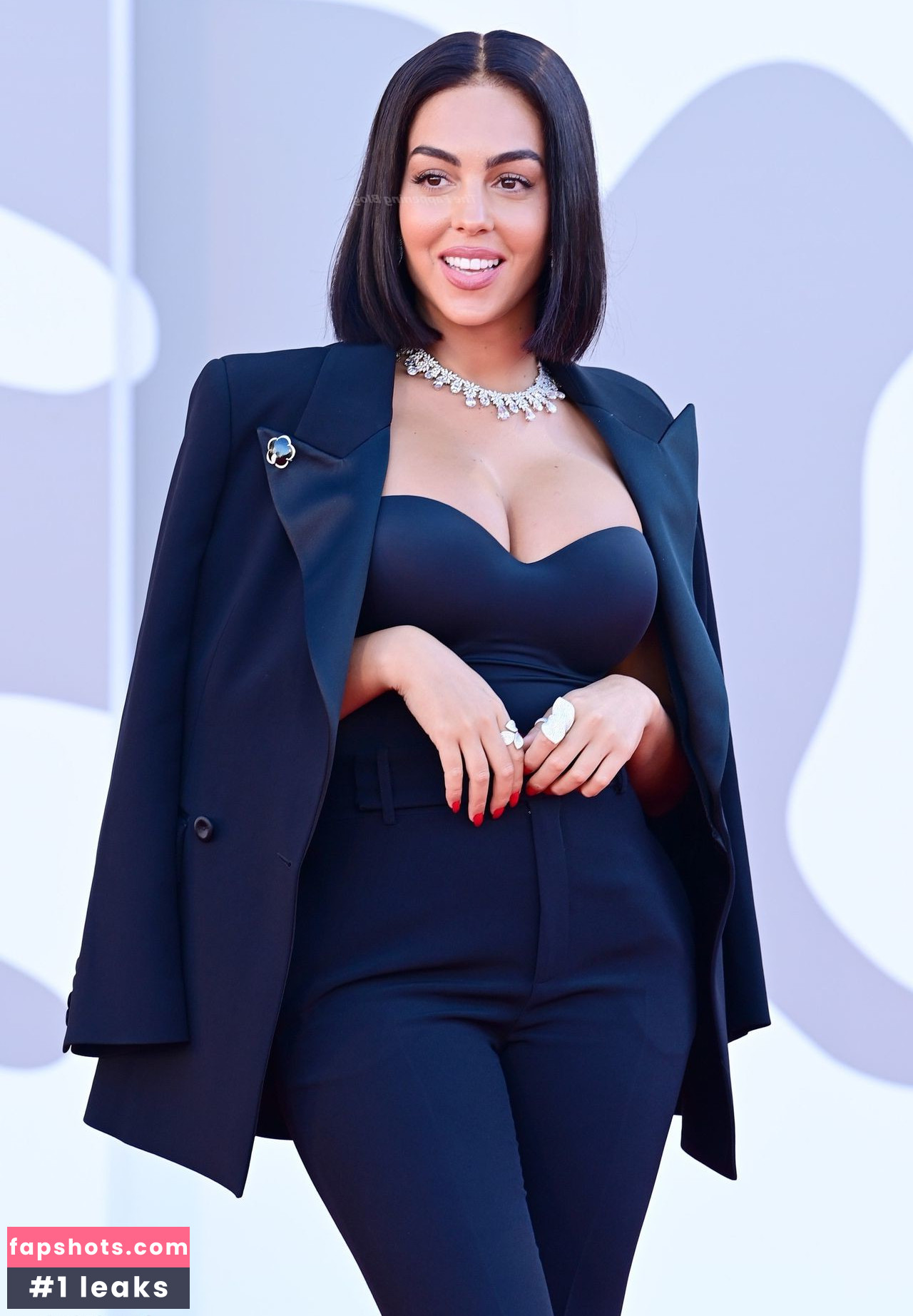 Georgina Rodriguez Nude Leaks OnlyFans Photos #392 - LeakJerk