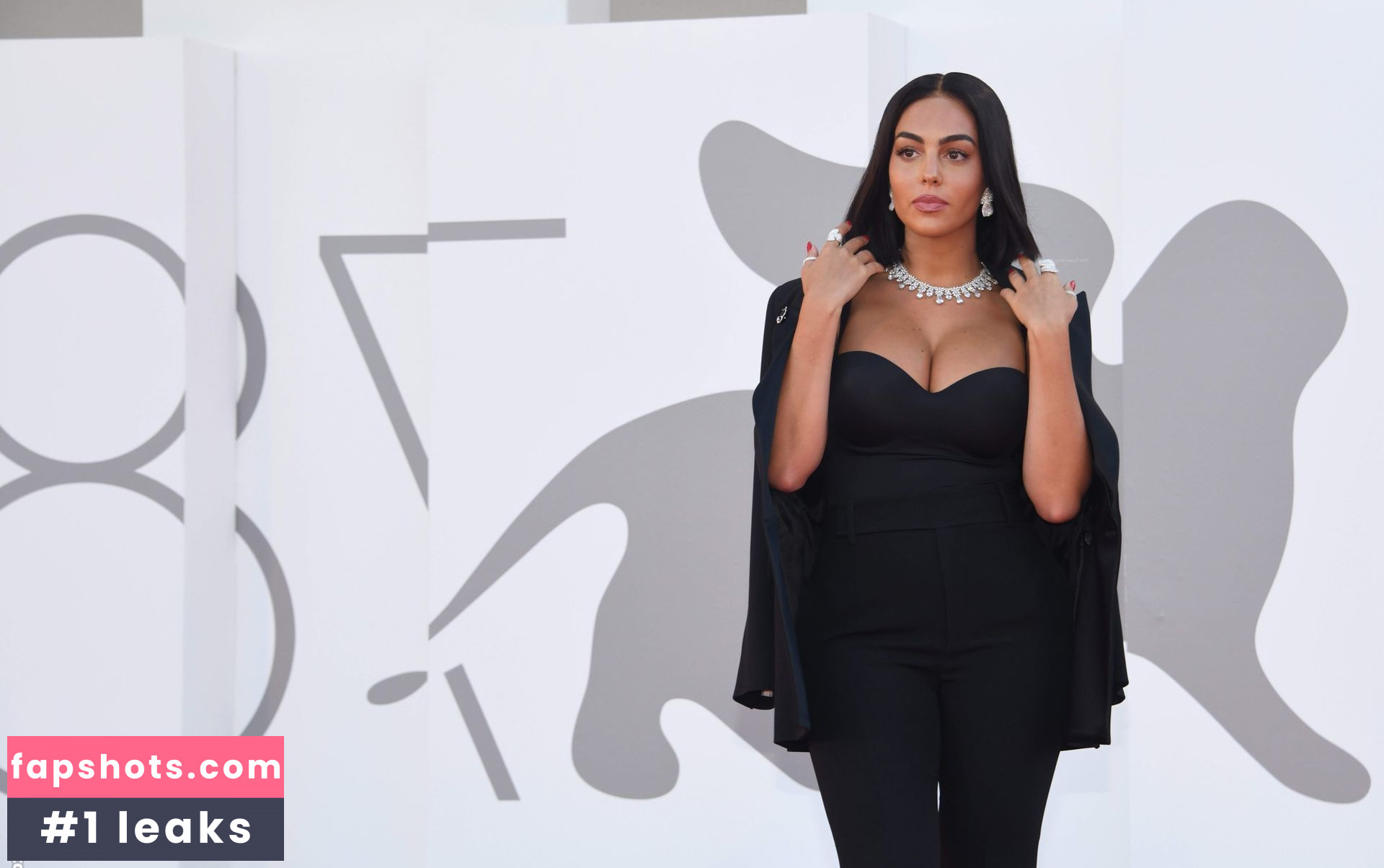 Georgina Rodriguez Nude Leaks OnlyFans Photos #405 - LeakJerk