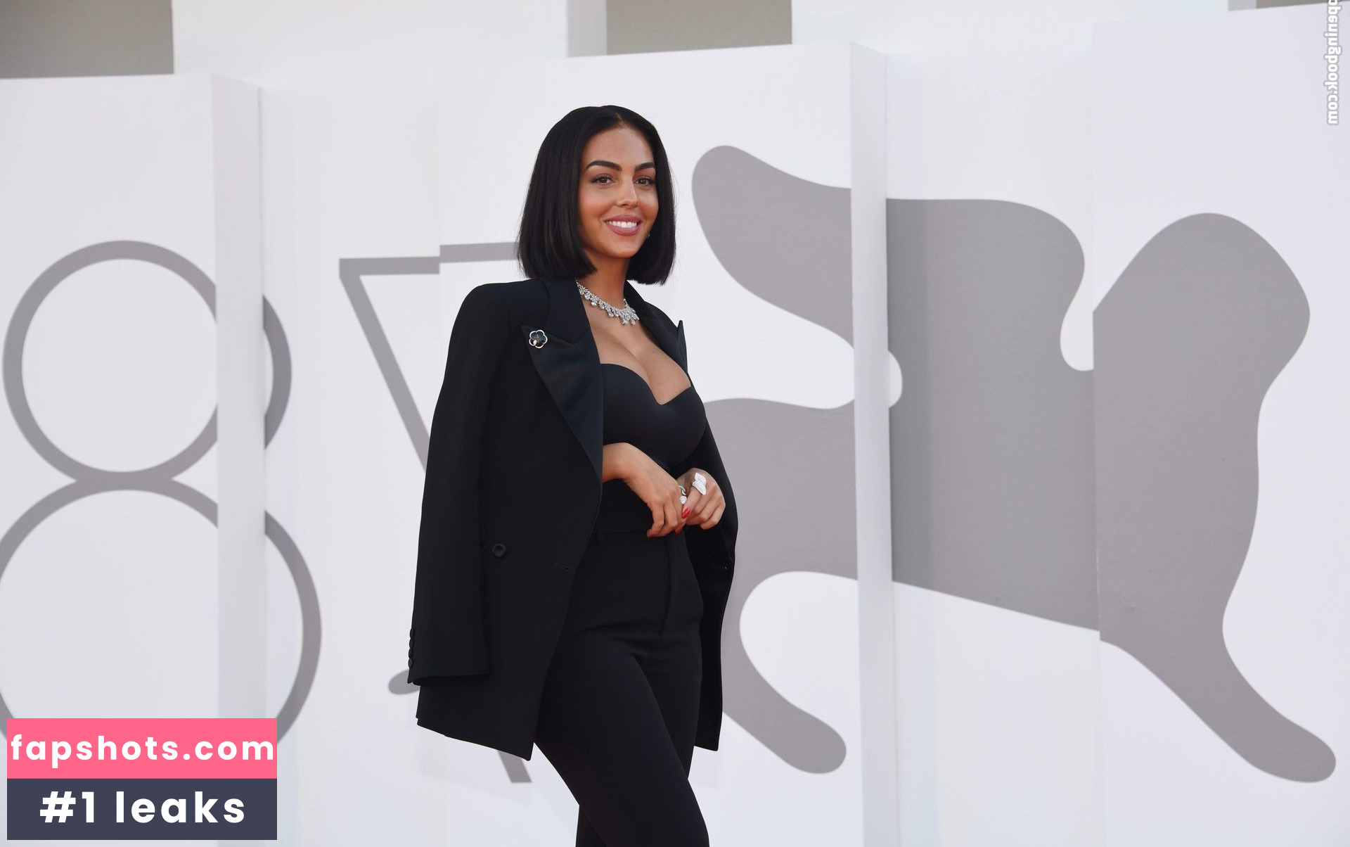 Georgina Rodriguez Nude Leaks OnlyFans Photos #406 - LeakJerk