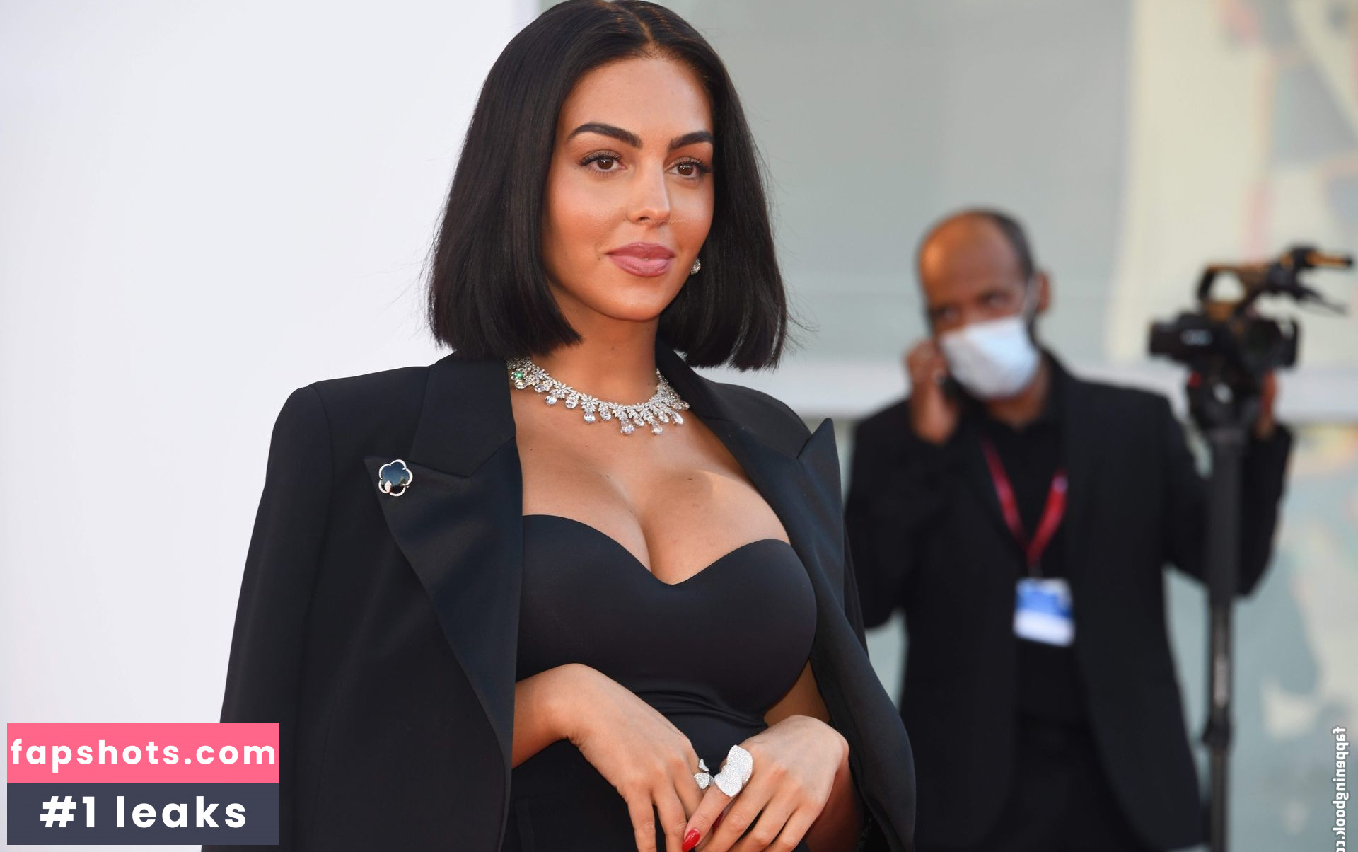 Georgina Rodriguez Nude Leaks OnlyFans Photos #409 - LeakJerk