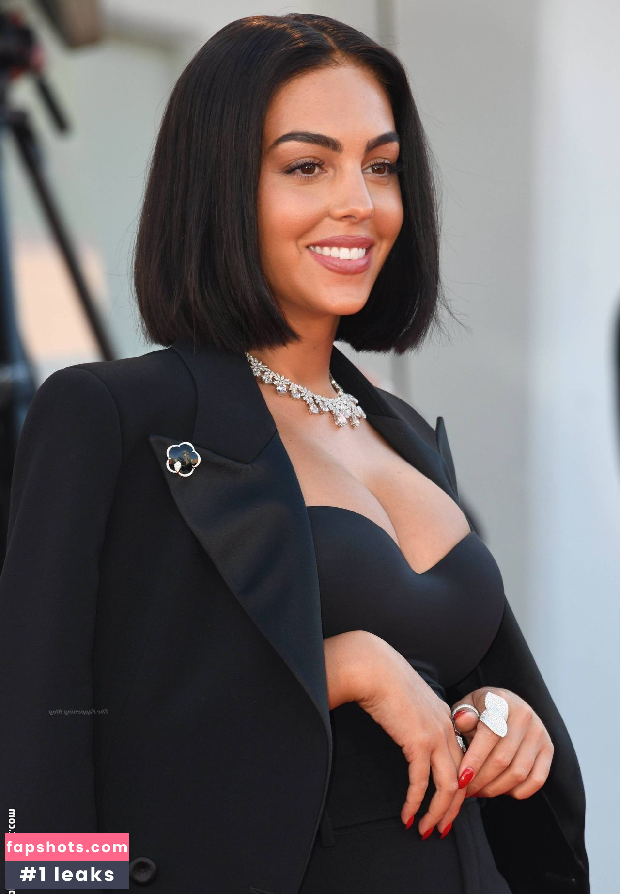 Georgina Rodriguez Nude Leaks OnlyFans Photos #410 - LeakJerk