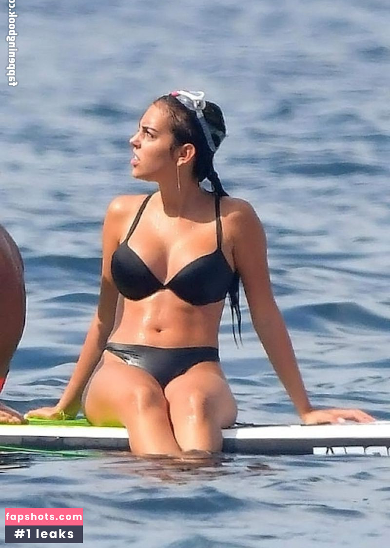 Georgina Rodriguez Nude Leaks OnlyFans Photos #446 - LeakJerk