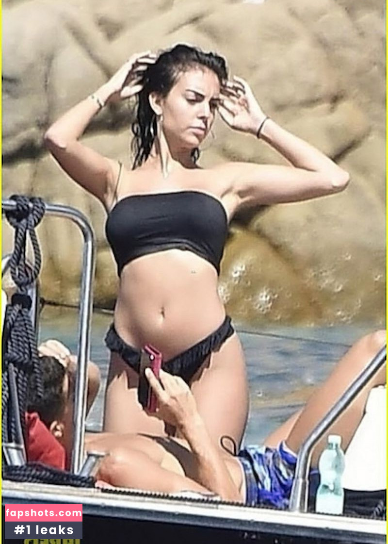 Georgina Rodriguez Nude Leaks OnlyFans Photos #454 - LeakJerk