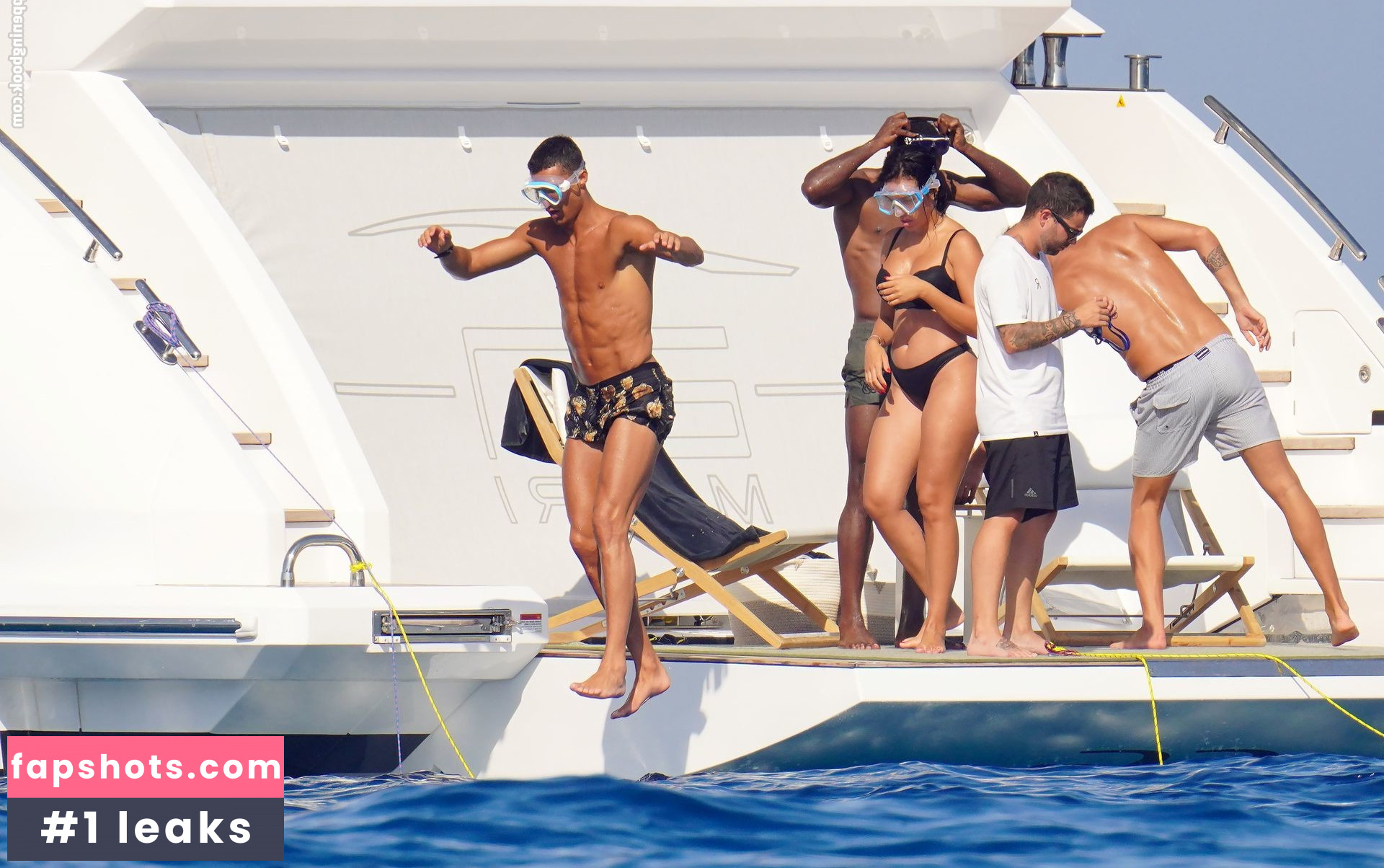 Georgina Rodriguez Nude Leaks OnlyFans Photos #478 - LeakJerk