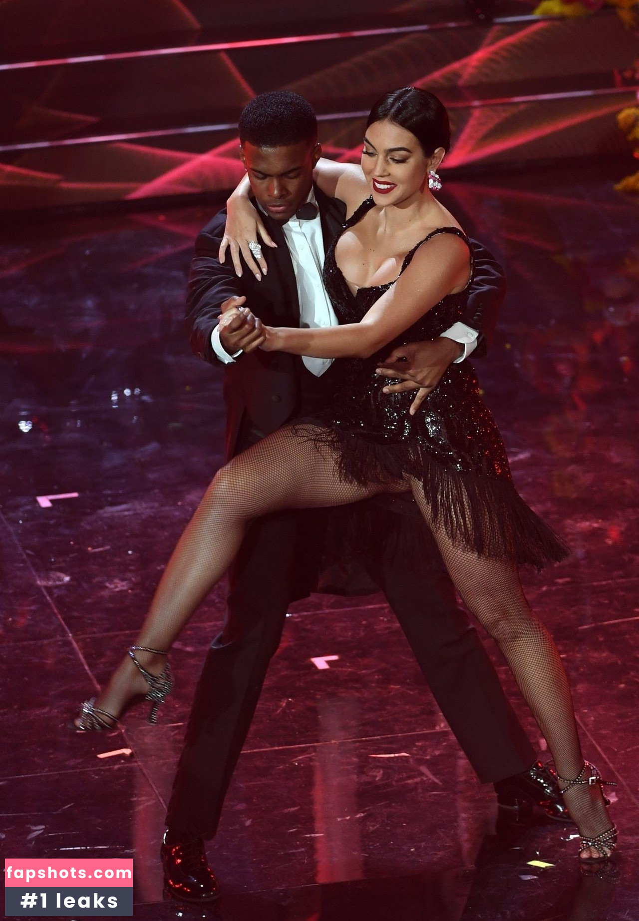 Georgina Rodriguez Nahé úniky fotek pouze od fanoušků #556 - Fapshots