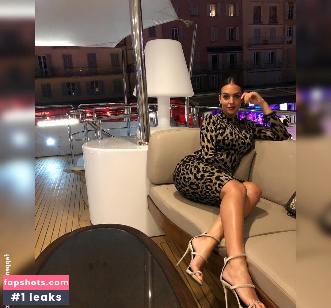 Georgina Rodriguez Nahé úniky fotek pouze od fanoušků #642 - Fapshots